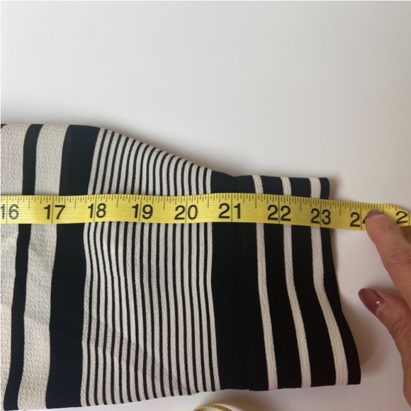 CHICO’S Striped Long Roll Tab Sleeve Button Down Career Wear Blouse Size 0 or XS - Picture 7 of 15